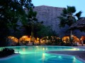 Pool-through-to-Restaurant